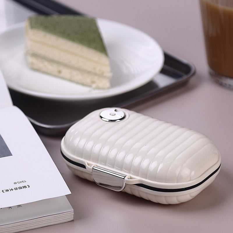 Lisslune | Portable daily pill box