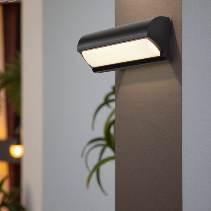 Lisslune | Modern Black Outdoor LED Wall Light – Weatherproof Warm Lighting for Garden, Patio & Entryways