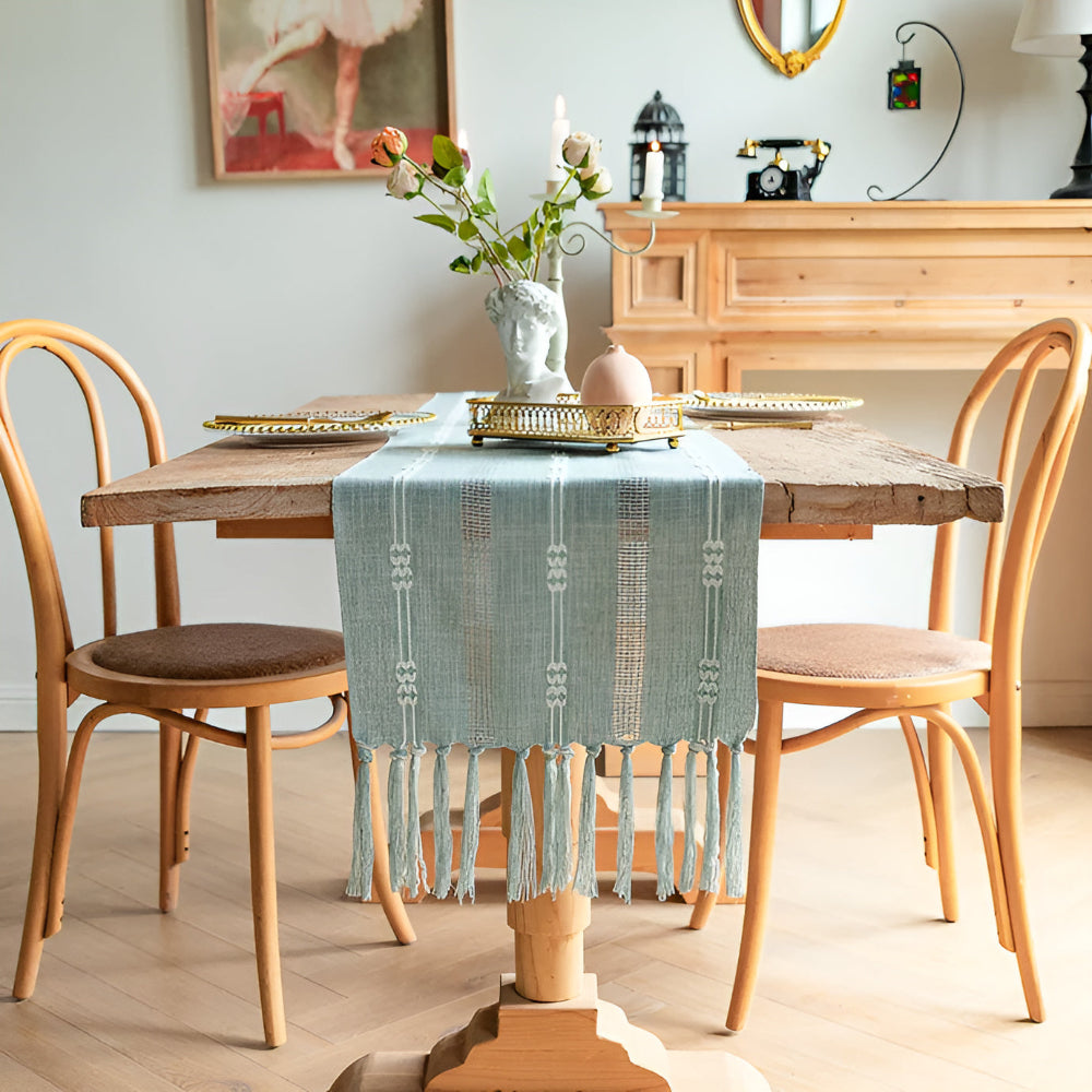 Lisslune | Tassel Whisper Table Runner
