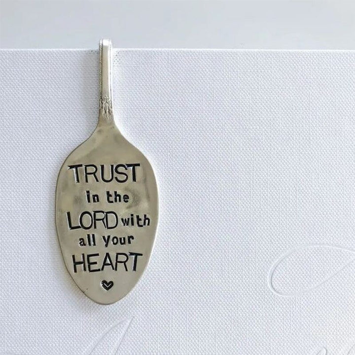 Lisslune | Funny Spoon Bookmark - perfect gift for a bookworm