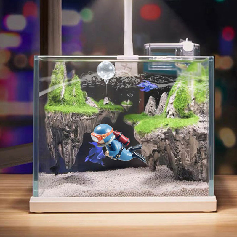 Lisslune | Floating Diver - Aquarium Ornament