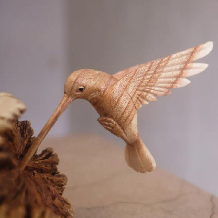 Lisslune | Hummingbird Feeding on a Flower, Handmade Sculpture