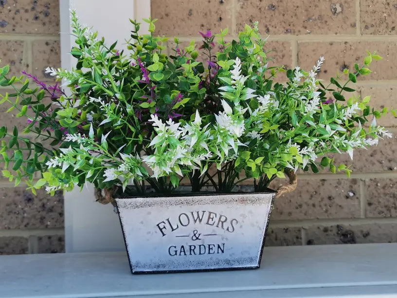 Lisslune | Decorative flower and garden container made of metal with hemp rope handles