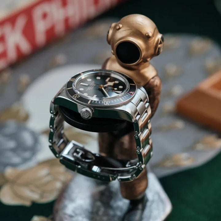 Lisslune | Deep Diver Elegant Watch Display Stand