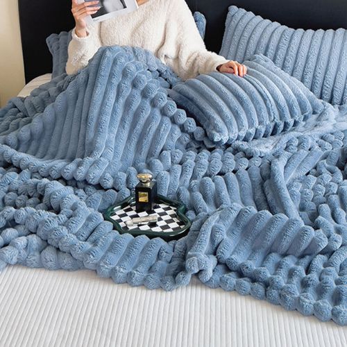 Lisslune | CosyHug | Blanket | Warm and Cozy | Create Your Own Oasis