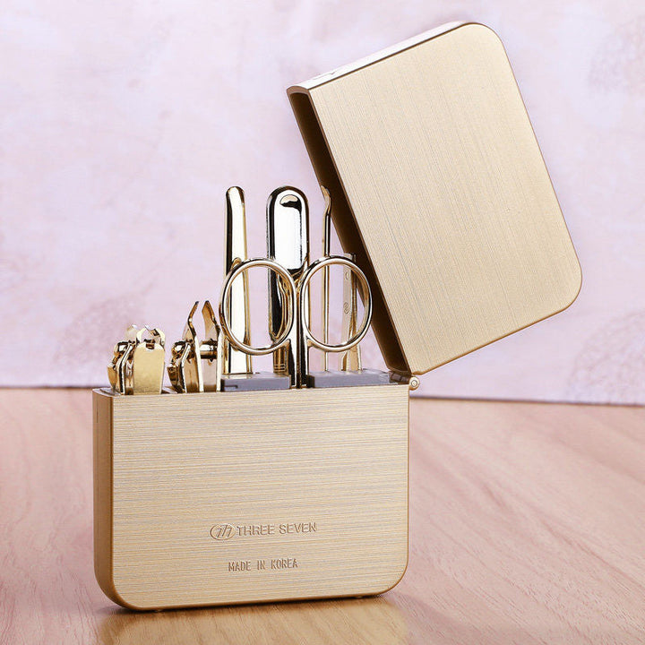 Lisslune | 7-Piece Manicure Kit, with 2 Nail Clippers, Beauty Scissors, Nail File, Ear Pick, for Fingernails & Toenails