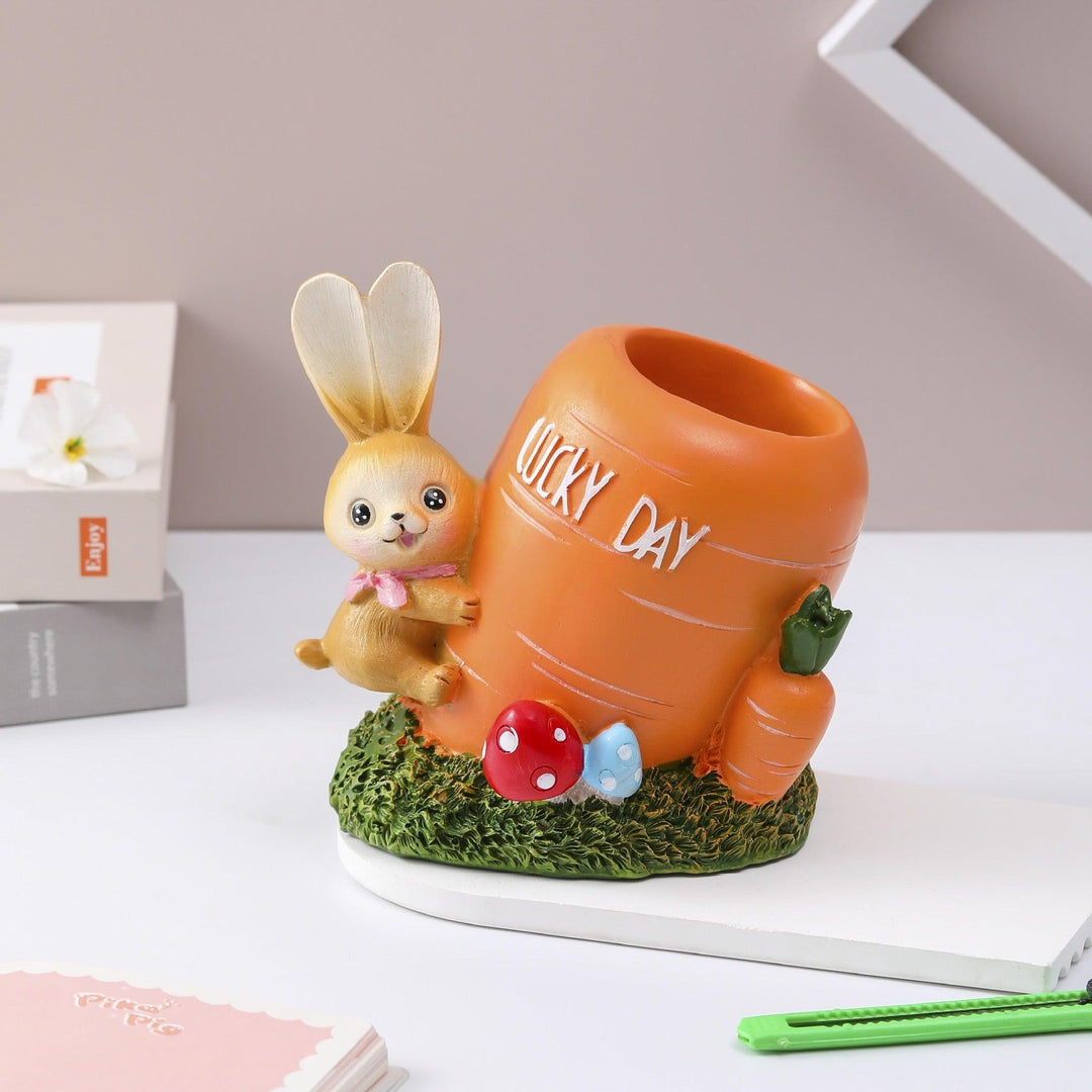 Lisslune | Playful rabbit-inspired resin desk organizer