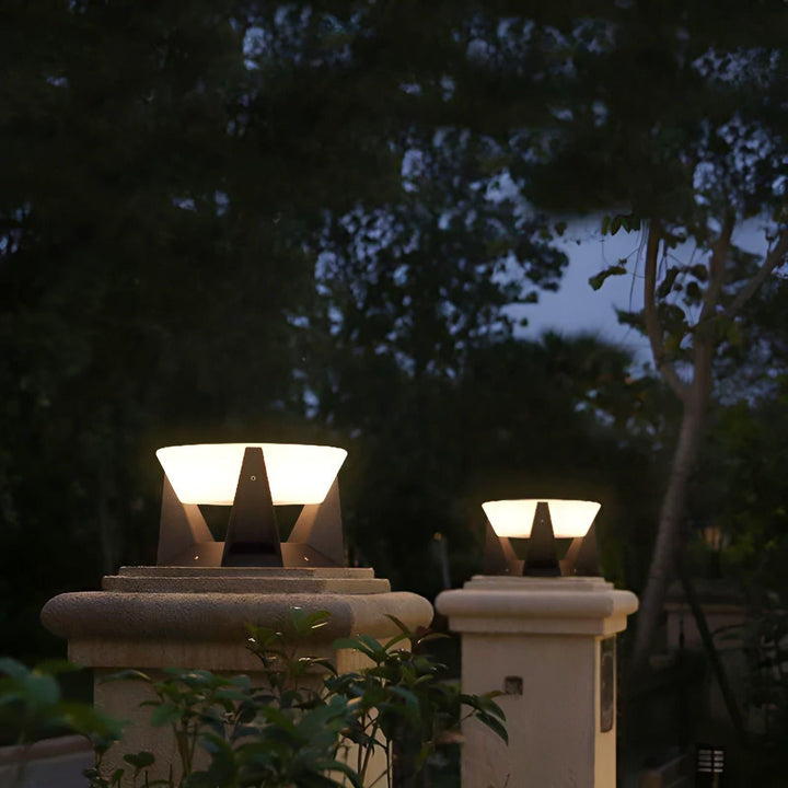 Lisslune | Luxio Solar – Luxurious Solar-Powered Japanese Garden Lamp
