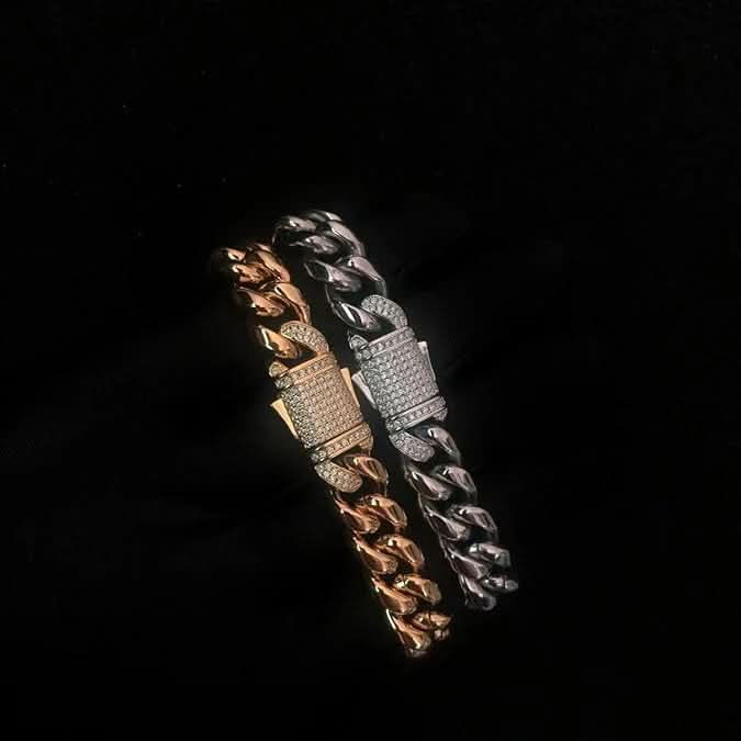 Lisslune | Massive, 18K gold-plated Cuban link bracelet