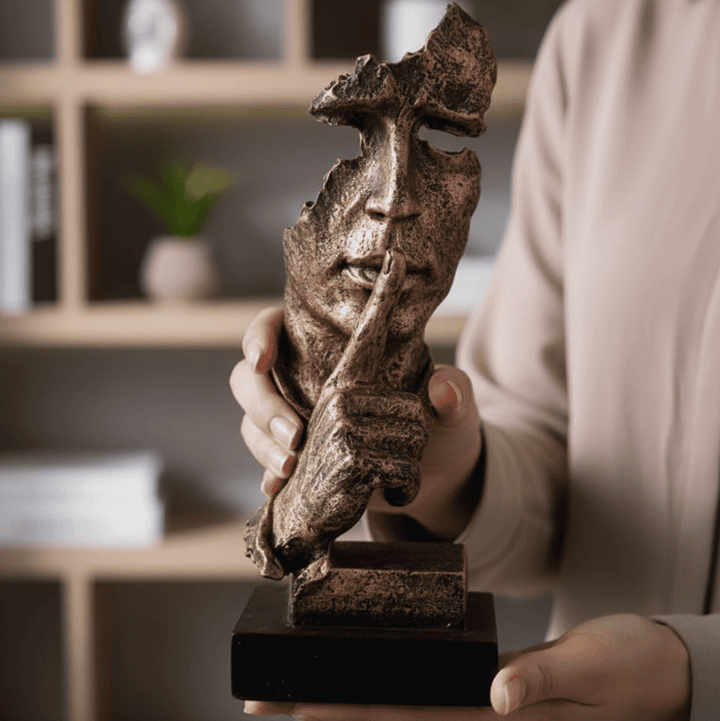 Lisslune | Abstract Golden Sculpture for Timeless Elegance & Modern Design