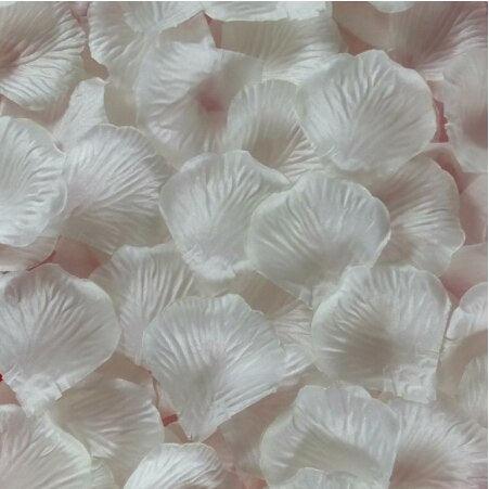 Lisslune | Romantic Elegance Silk Rose Petals Collection: 1000 Luxurious Red Petals for Memorable Celebrations