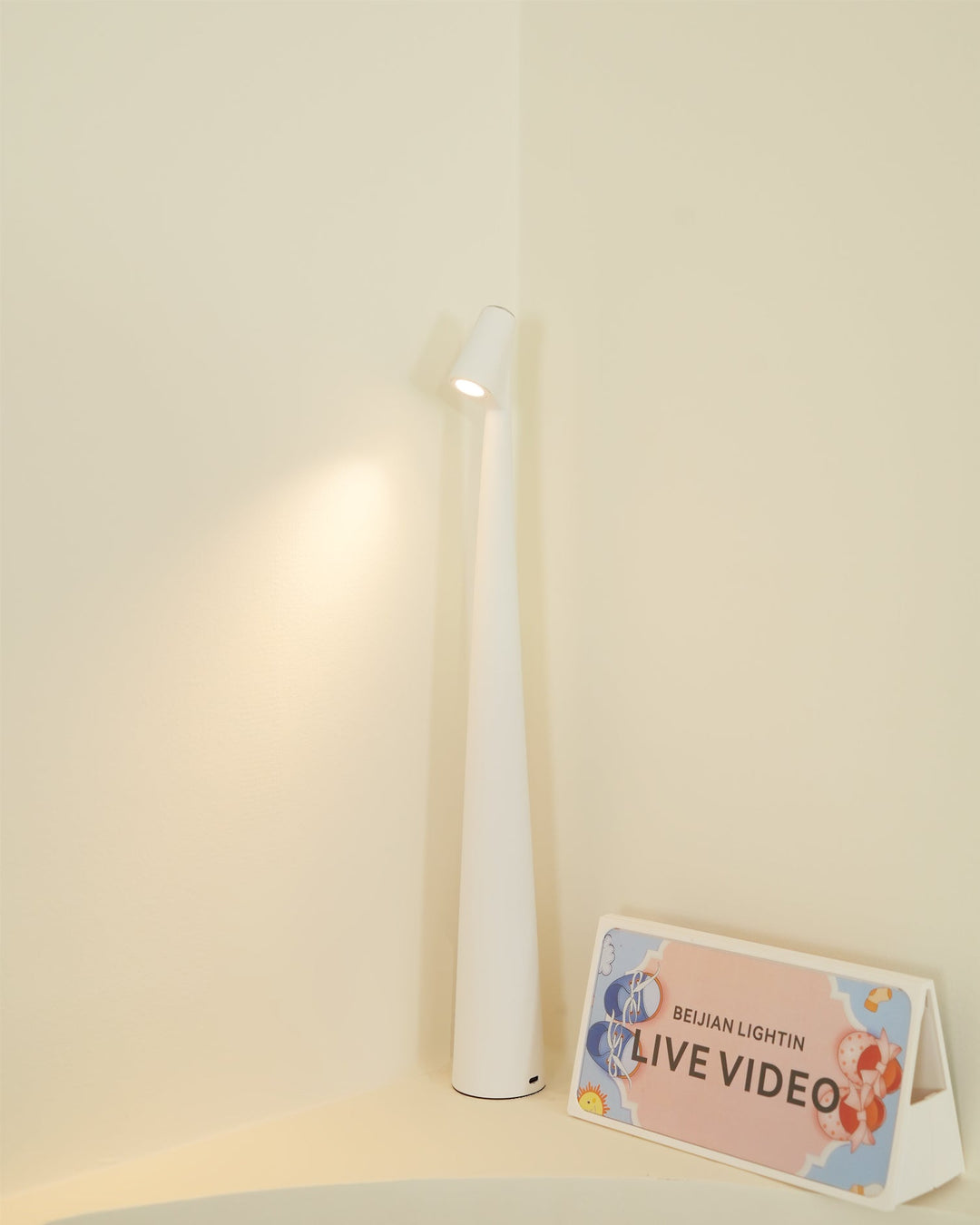 Lisslune | EcoLight – Energy-Efficient Rechargeable Desk Lamp