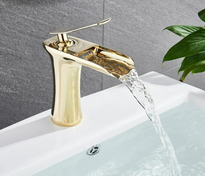 Lisslune | Modern Waterfall Bathroom Tap – Stylish Design & Elegant Water Flow