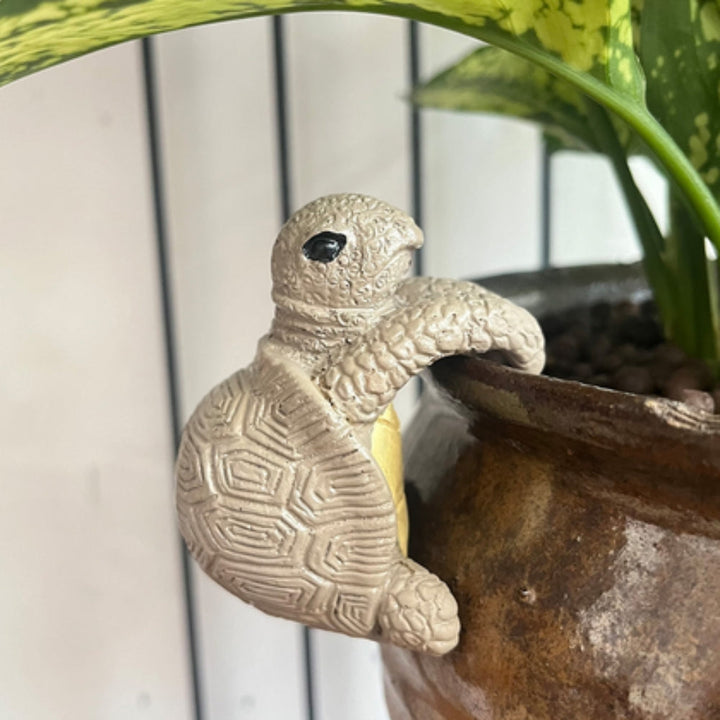 Lisslune | Arden Hanging Turtle Resin Pot Ornament