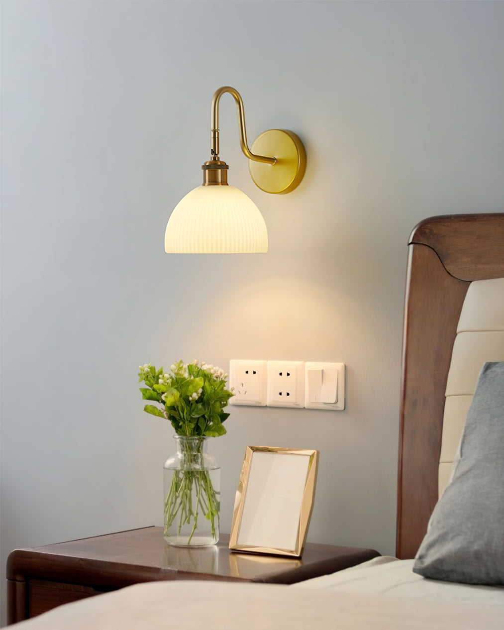 Lisslune | HeritageBeam – Classic Wall Lamp with Luxe Elegance
