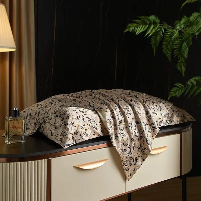 Lisslune | Mulberry Silk Pillowcase for Luxurious & Restful Sleep