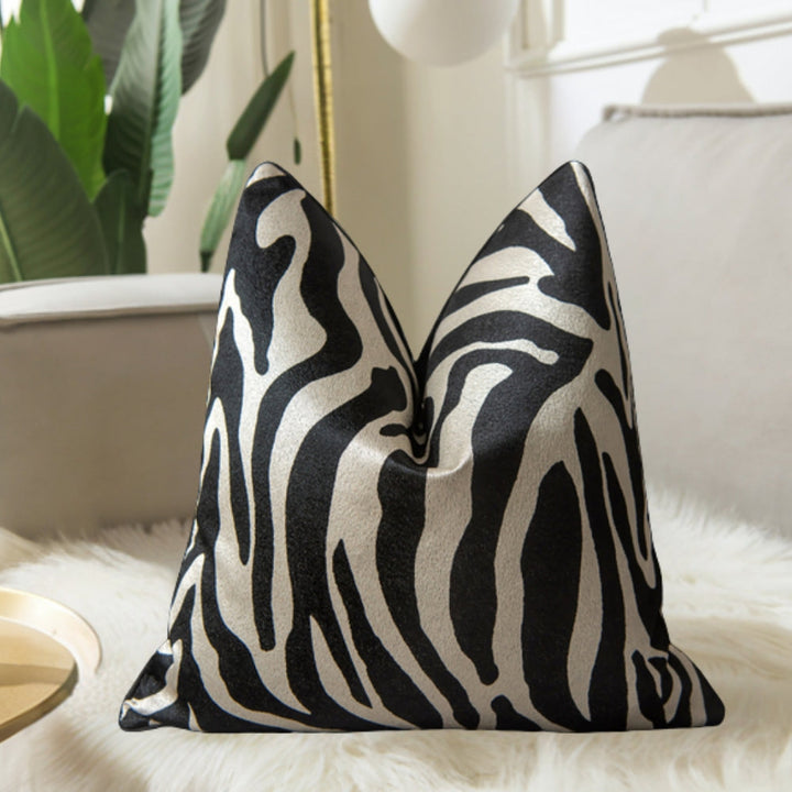 Lisslune | Auric Gilded Luxury Cushion Cover