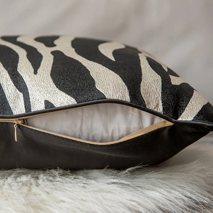 Lisslune | Auric Gilded Luxury Cushion Cover