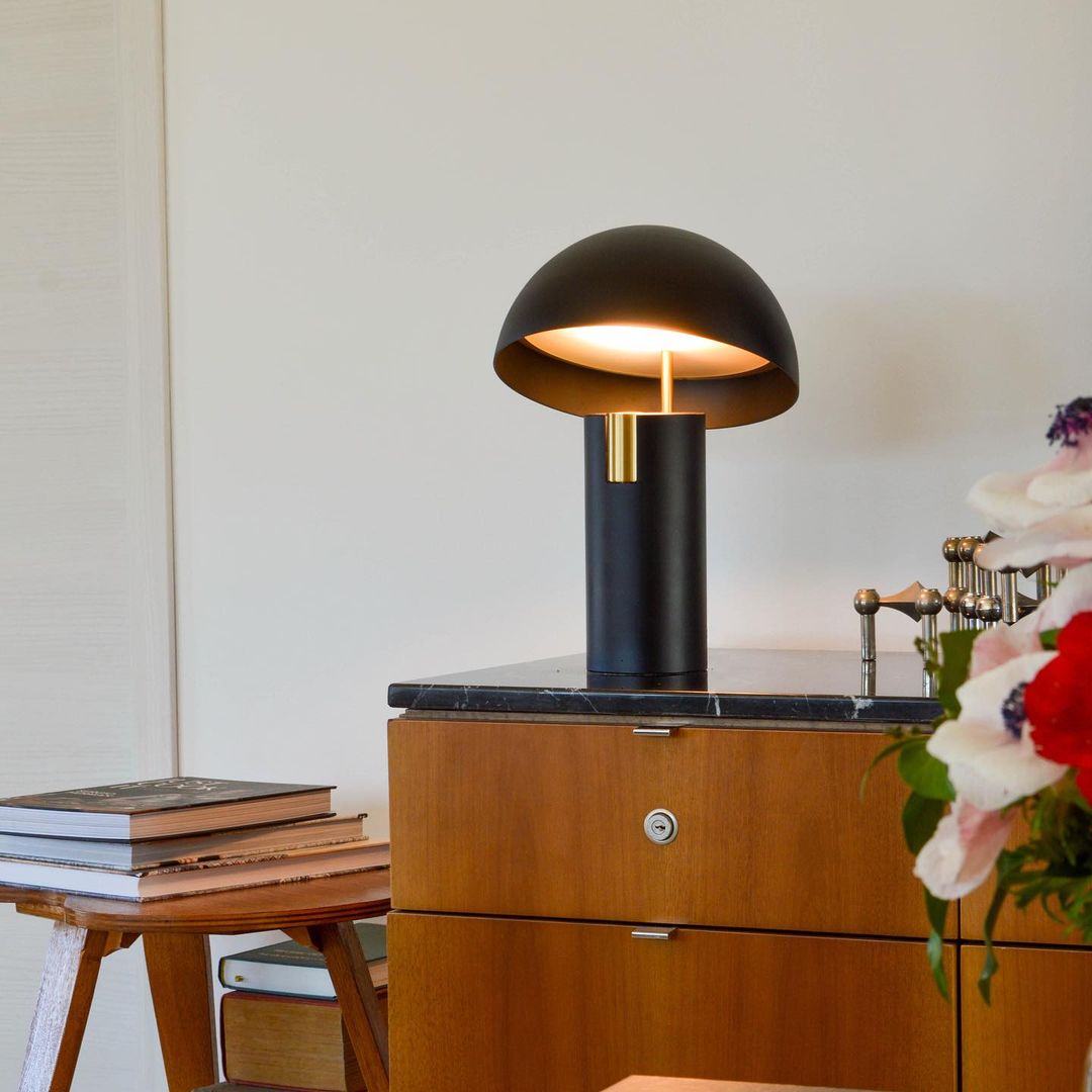 Lisslune | Table Lamp - RetroWave - Minimalist & Adjustable Design - Chic Modern Elegance