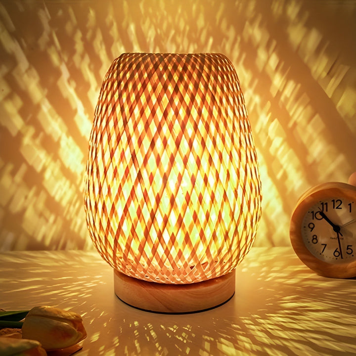 Lisslune | Bamboo Table Lamp with USB Power Supply – Sustainable and Energy-Saving Design