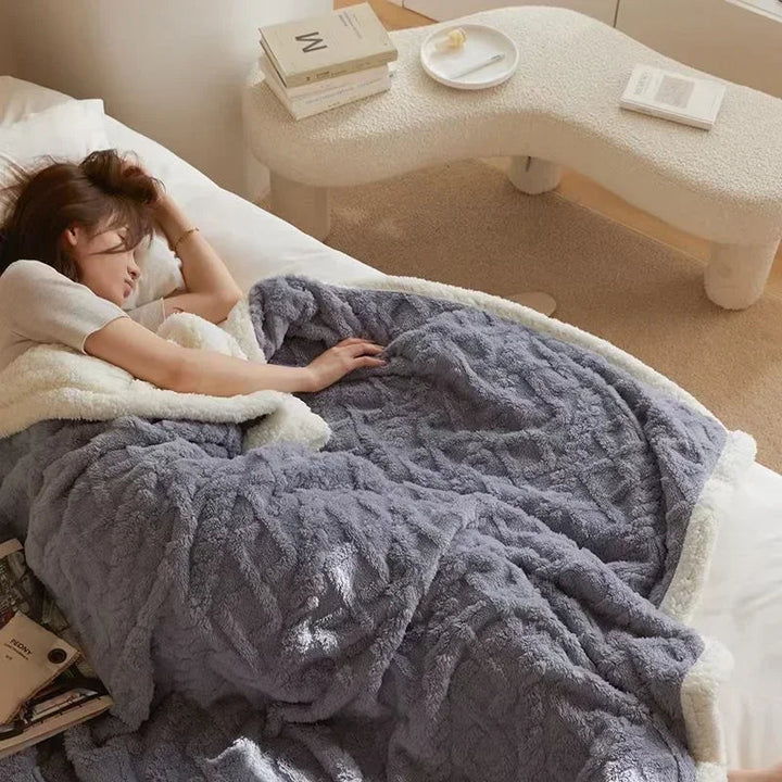 Lisslune | Heavy Winter Blanket with Soft Lamb Wool Ceiling Layer