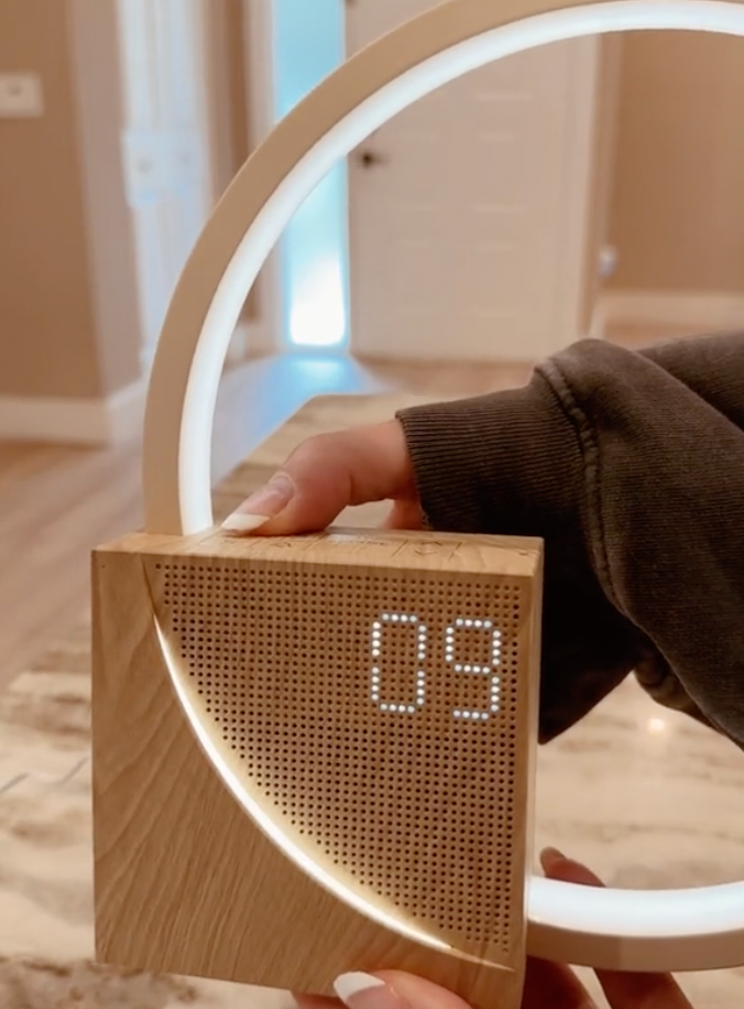 Lisslune | Sunrise Simulation Alarm Clock with Built-In Charger