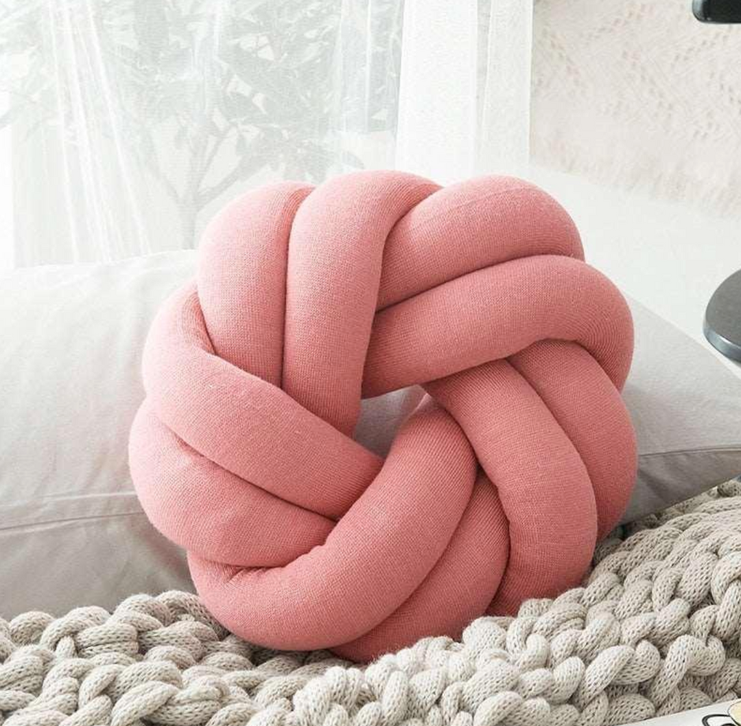 Lisslune | Weave-Stylish Knot-Cushion for Modern Comfort