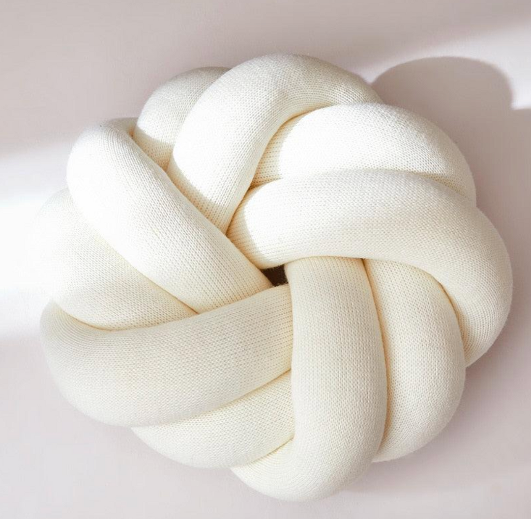 Lisslune | Weave-Stylish Knot-Cushion for Modern Comfort