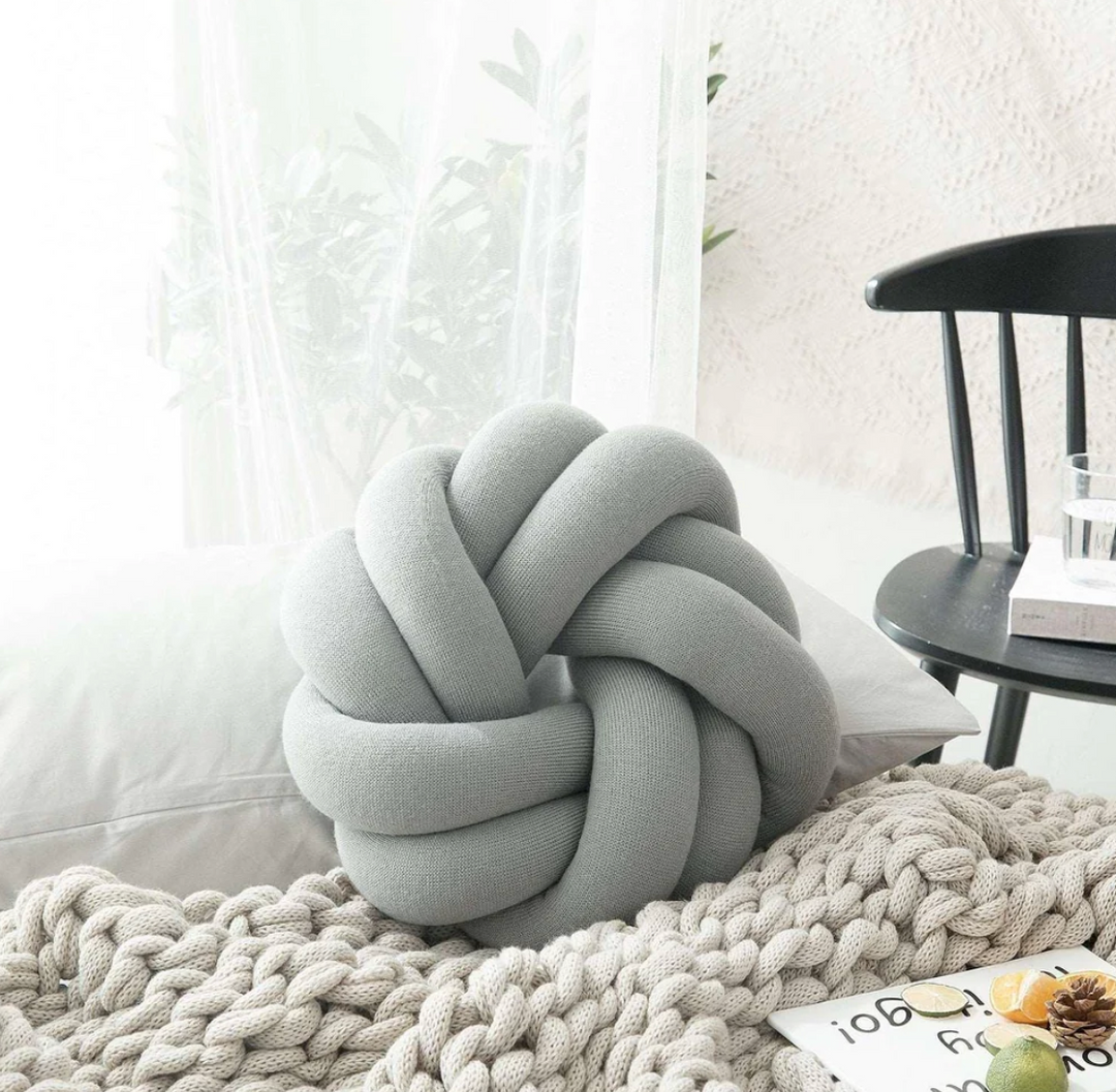 Lisslune | Weave-Stylish Knot-Cushion for Modern Comfort