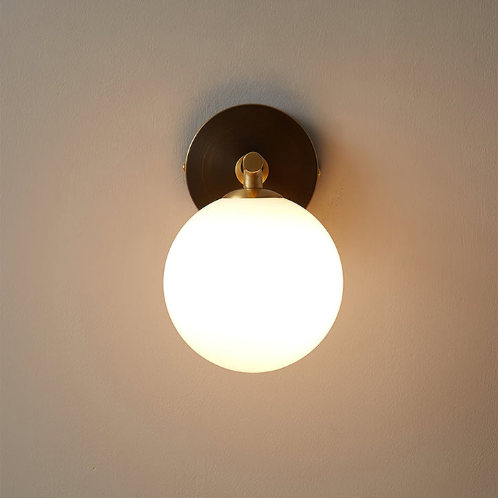 Lisslune | GlobalGlow – Gold Wall Lamp with Global Inspiration