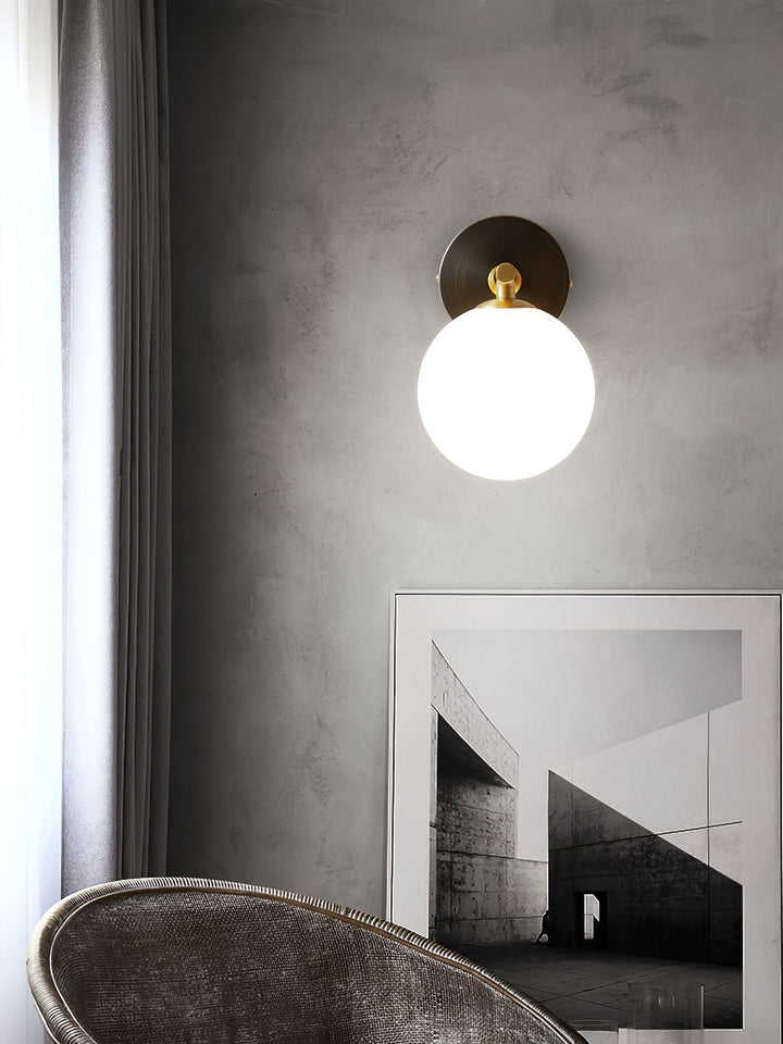 Lisslune | GlobalGlow – Gold Wall Lamp with Global Inspiration