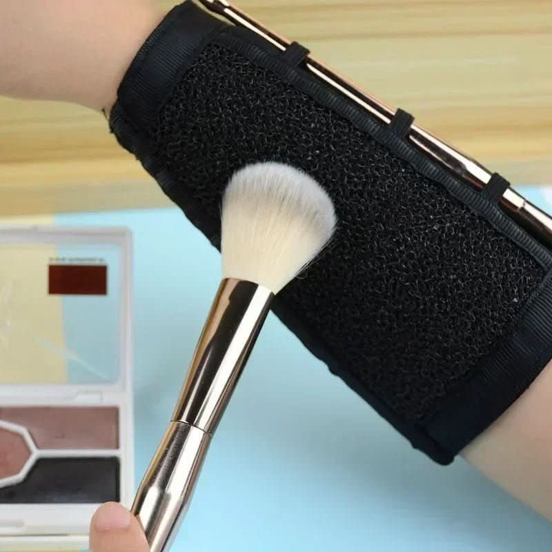 Lisslune | BRUSHCLEAN – Professional makeup brush cleaner for hygienic cleanliness
