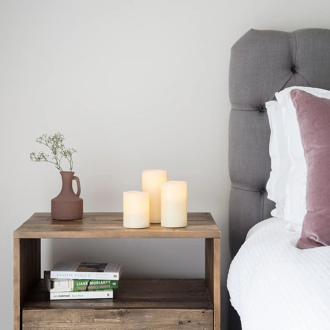 Lisslune | Set with 3 tall flameless wax LED candles