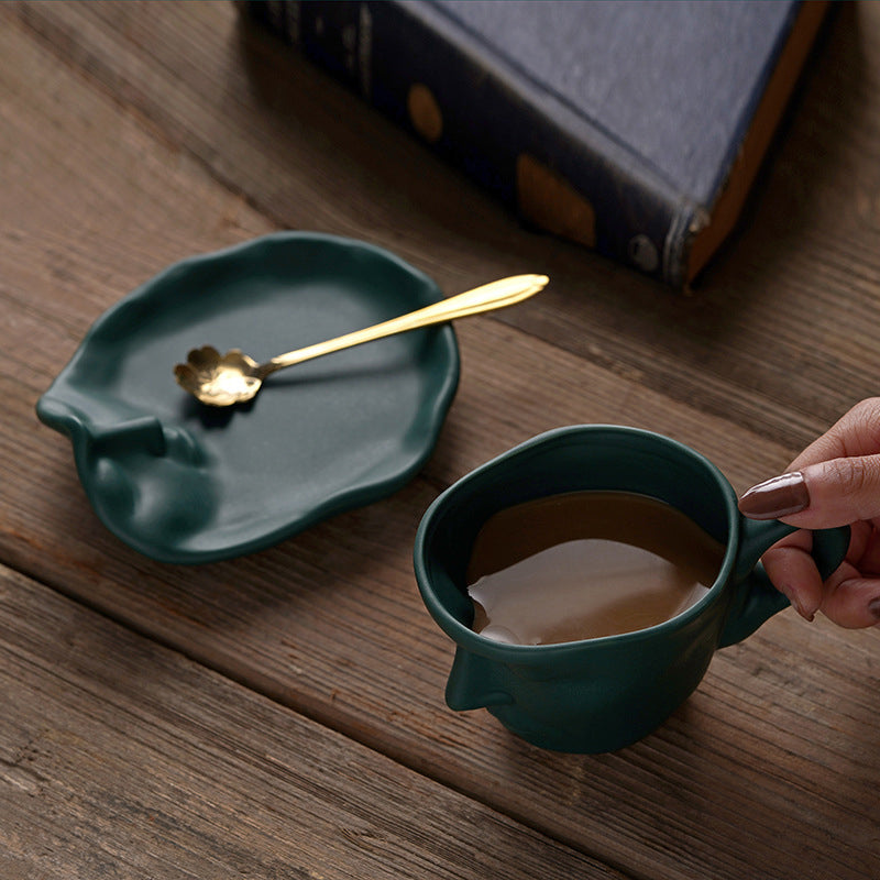 Lisslune | Kyssnades Face ceramic coffee mug