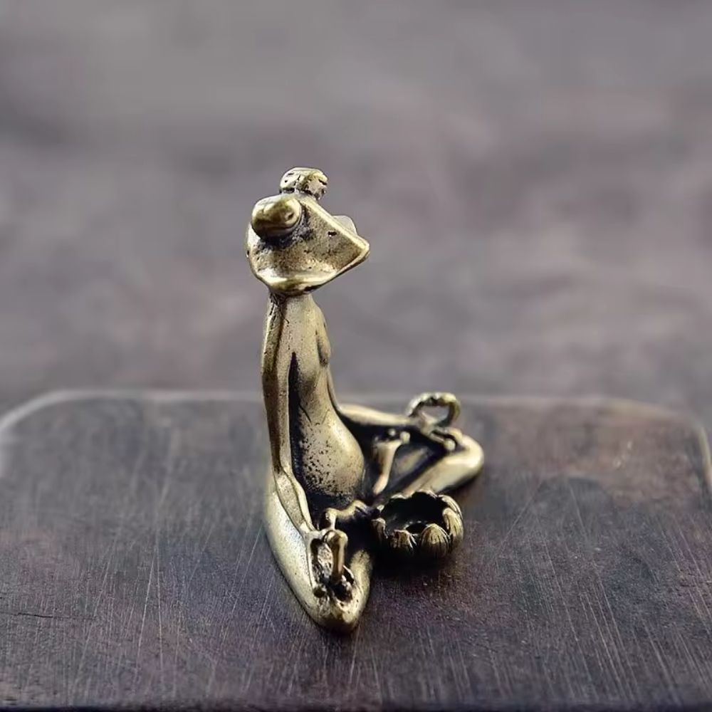 Lisslune | Calm Lotus Frog Miniature Figurine