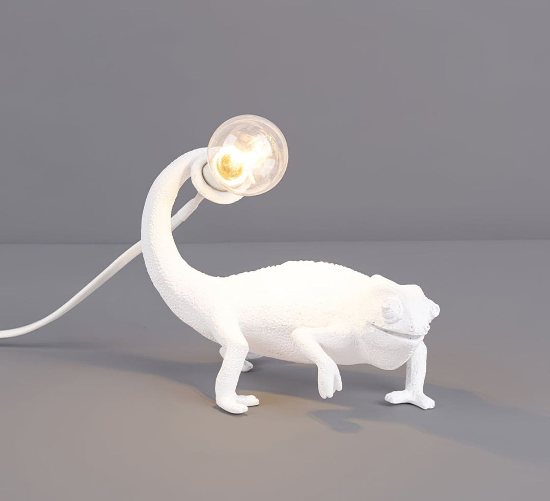 Lisslune | CamouGlow – Resin Table Lamp with Charming Chameleon Detail