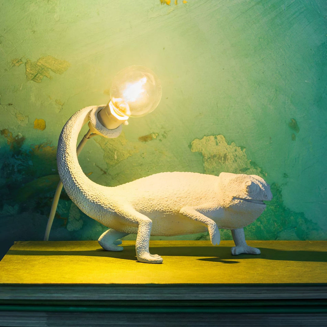 Lisslune | CamouGlow – Resin Table Lamp with Charming Chameleon Detail