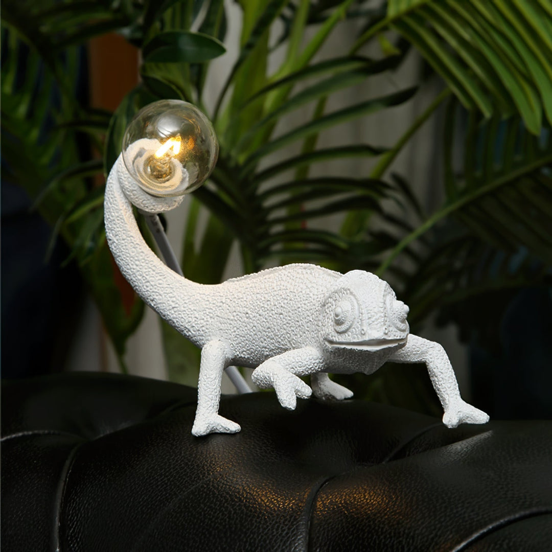 Lisslune | CamouGlow – Resin Table Lamp with Charming Chameleon Detail