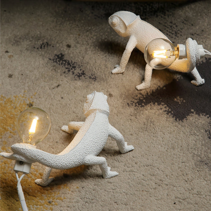 Lisslune | CamouGlow – Resin Table Lamp with Charming Chameleon Detail