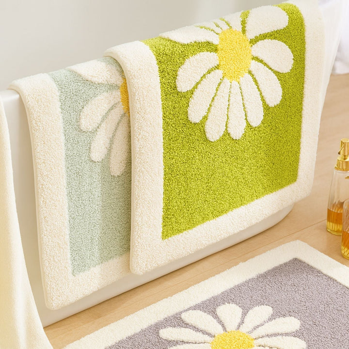 Lisslune | Charming Daisy Bloom Bath Mat