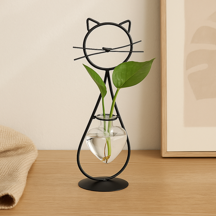 Lisslune | FelineBloom – Heart-shaped glass planter box with cat-inspired holder