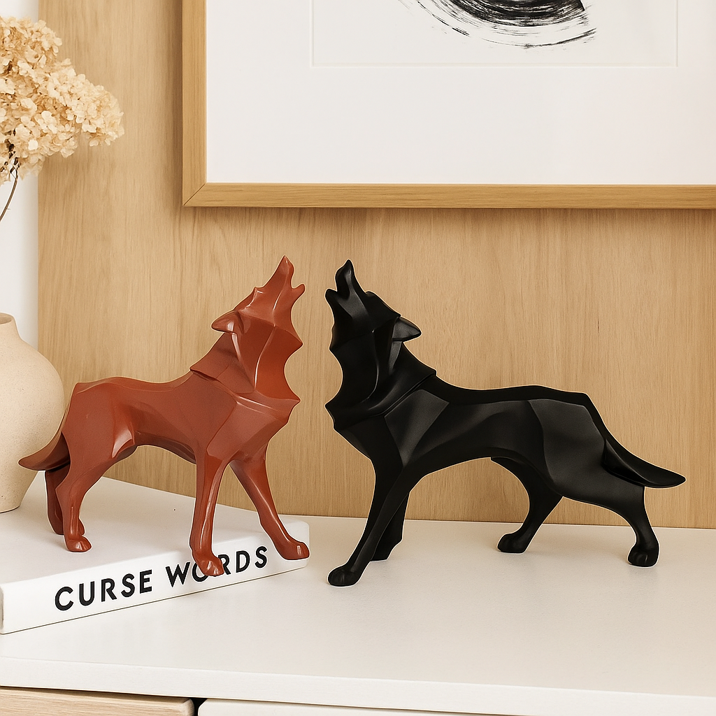 Lisslune | LupoForm – Geometric Ulven statue with sharp-edged design for modern spaces