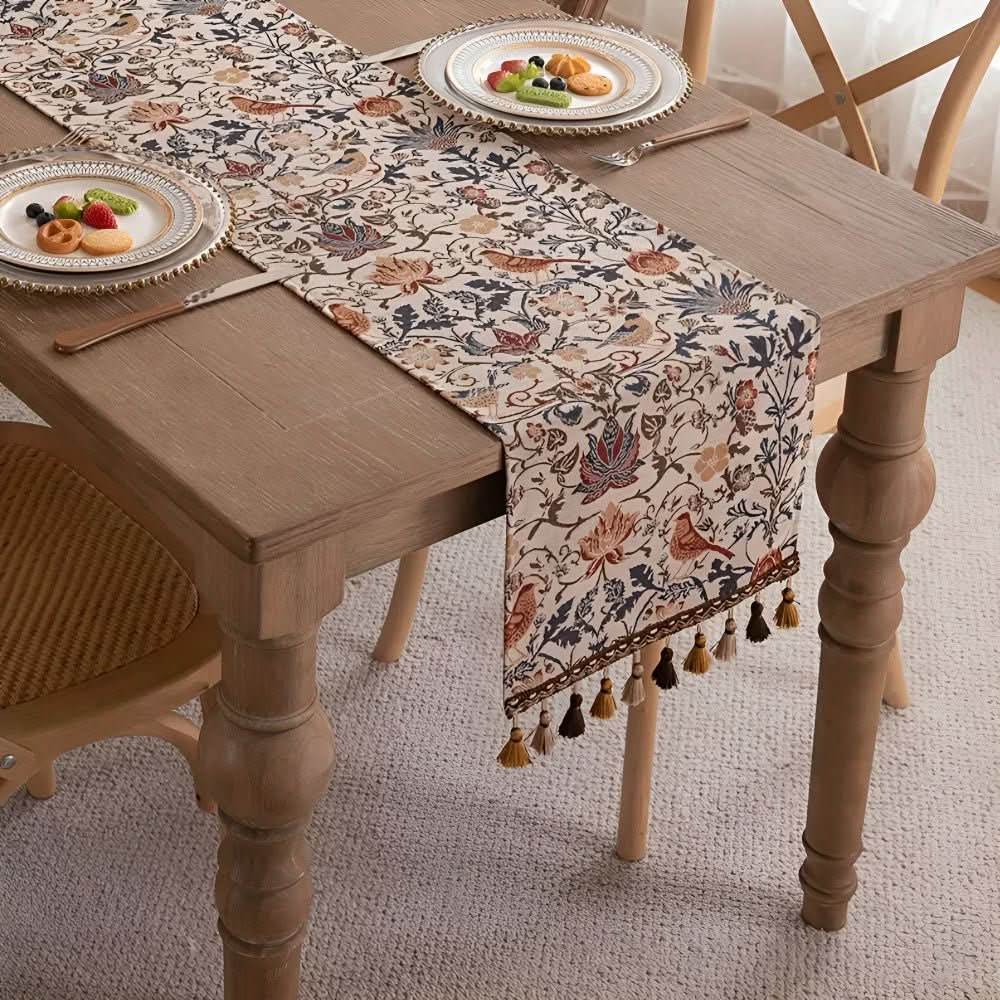 Lisslune | Elegant table runner with flower and bird design
