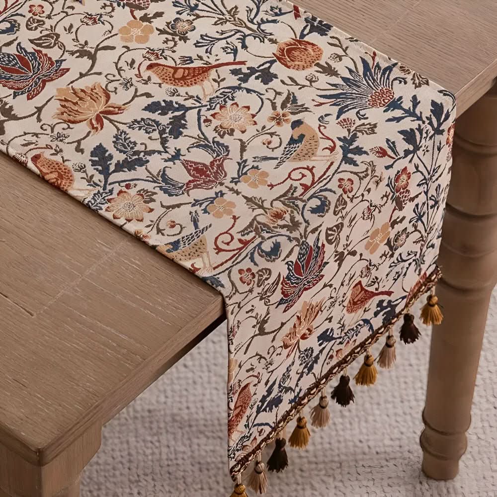 Lisslune | Elegant table runner with flower and bird design