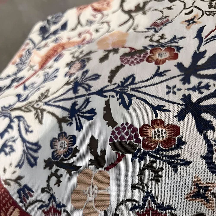 Lisslune | Elegant table runner with flower and bird design
