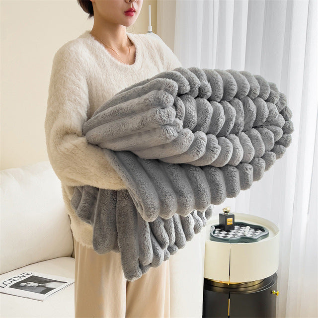 Lisslune | CozyHaven Luxe Plush Blanket – Ultimate Comfort & Warmth
