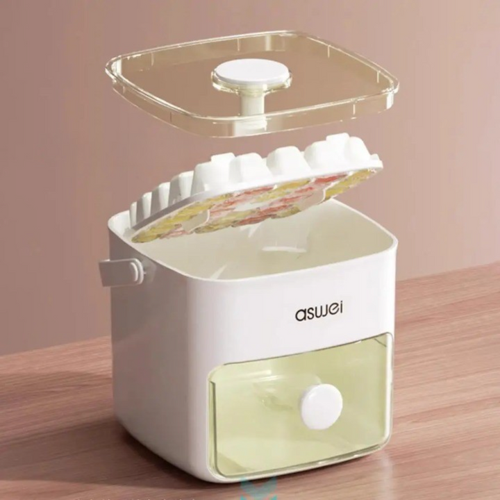 Lisslune | High Capacity Easy Press Frozen Ice Ball Maker