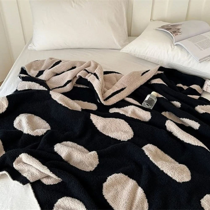 Lisslune | Reversible Polka Dot Fleece Blanket for Sofa and Bed