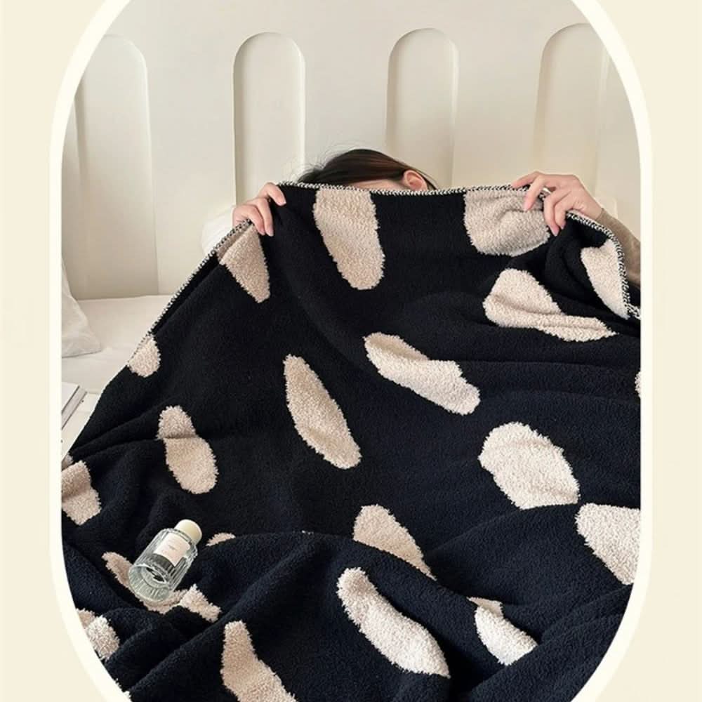 Lisslune | Reversible Polka Dot Fleece Blanket for Sofa and Bed