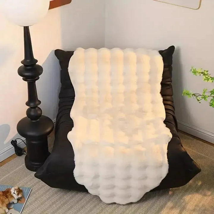 Lisslune | CloudHaven – Ultra-soft plush blanket with non-slip back